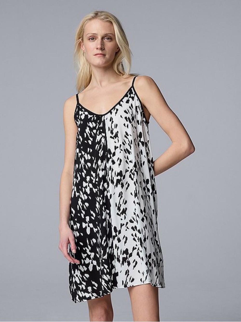 NWT Simply Vera Vera Wang black texture plain weave chemise size XS
